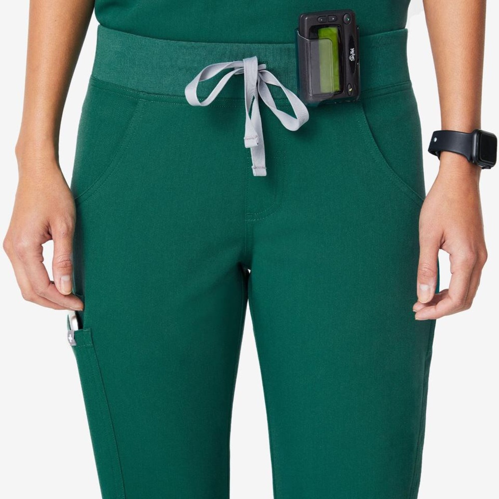 FIGS Cargo Scrub Pant- HUNTER GREEN